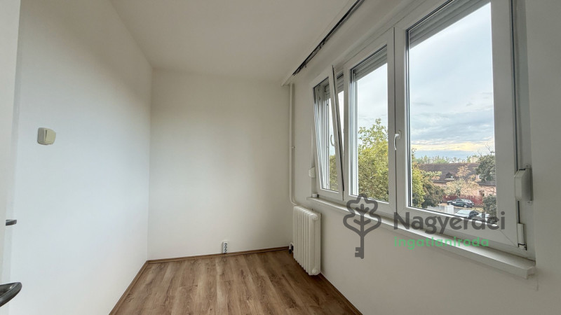 Debrecen, Fényesudvar, Lakás, panel lakás  