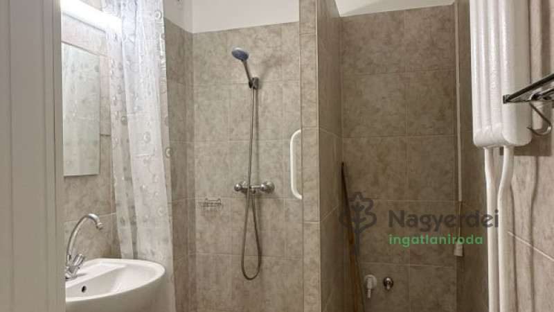 Debrecen, Fényesudvar, Lakás, panel lakás  