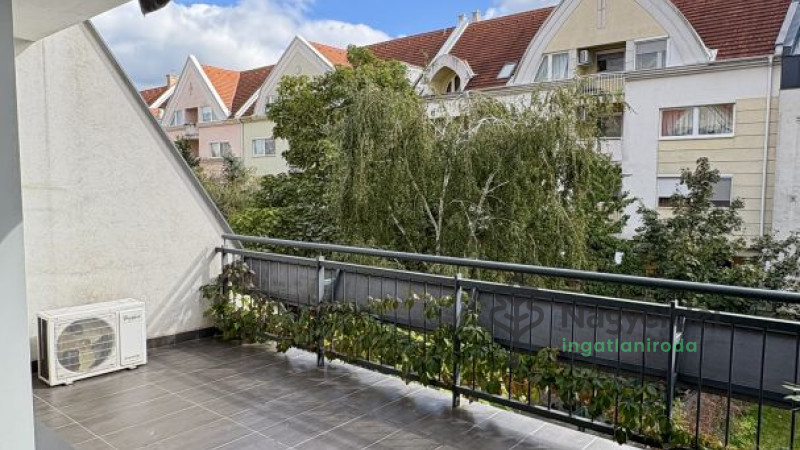 Debrecen, Belváros, Lakás, tégla lakás  