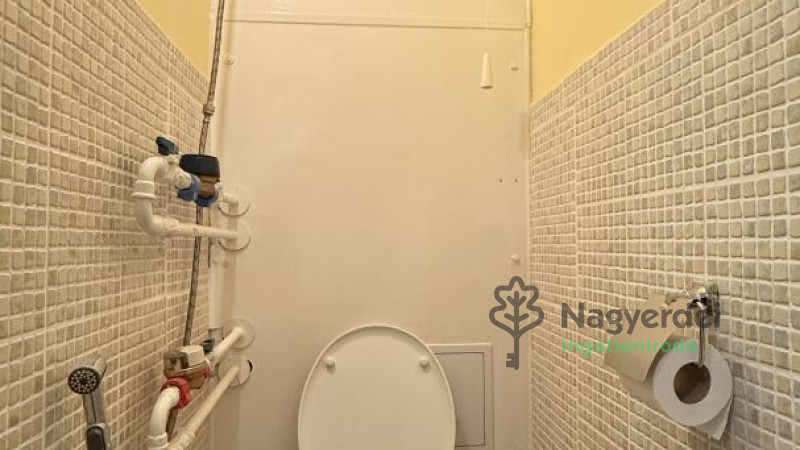 Debrecen, Sestakert, Lakás, csúsztatott zsalus  