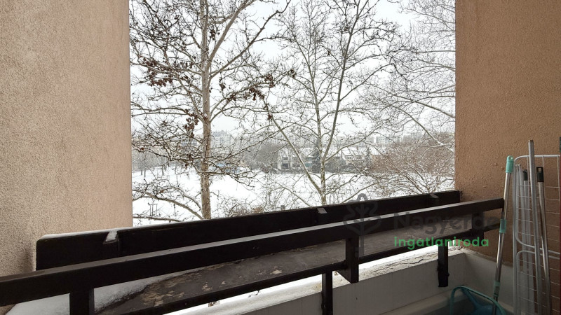 Debrecen, Sestakert, Lakás, csúsztatott zsalus  