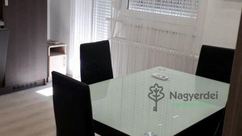 Debrecen, Sestakert, Lakás, tégla lakás  