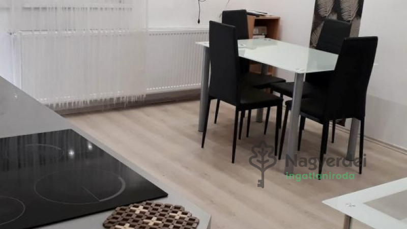 Debrecen, Sestakert, Lakás, tégla lakás  