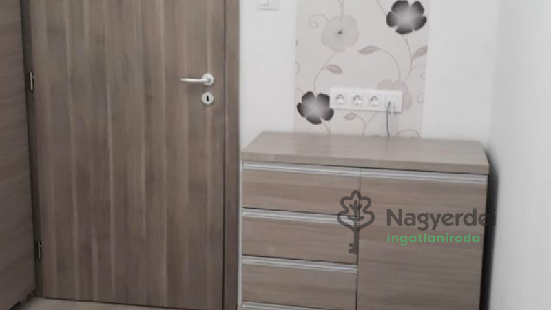 Debrecen, Sestakert, Lakás, tégla lakás  