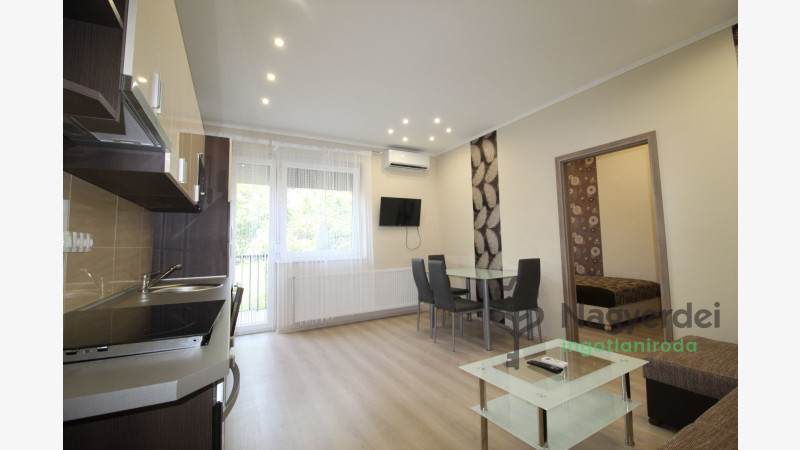 Debrecen, Sestakert, Lakás, tégla lakás  