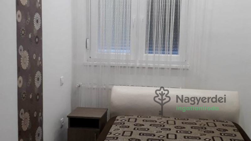 Debrecen, Sestakert, Lakás, tégla lakás  