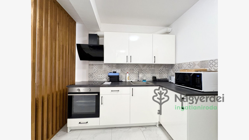 Debrecen, Belváros, Lakás, tégla lakás  