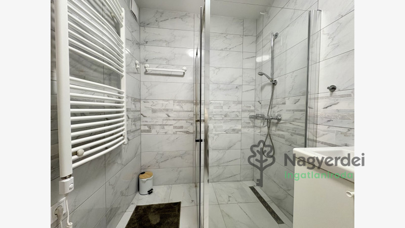 Debrecen, Belváros, Lakás, tégla lakás  