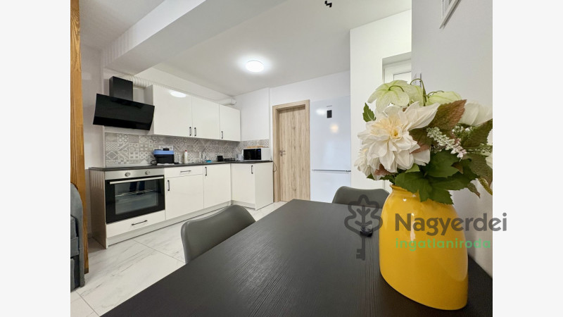 Debrecen, Belváros, Lakás, tégla lakás  