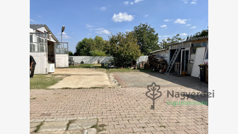 Mikepércs, Ház, családi ház  