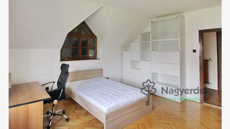 Debrecen, Nagyerdő, Ház, családi ház  