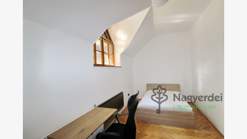Debrecen, Nagyerdő, Ház, családi ház  