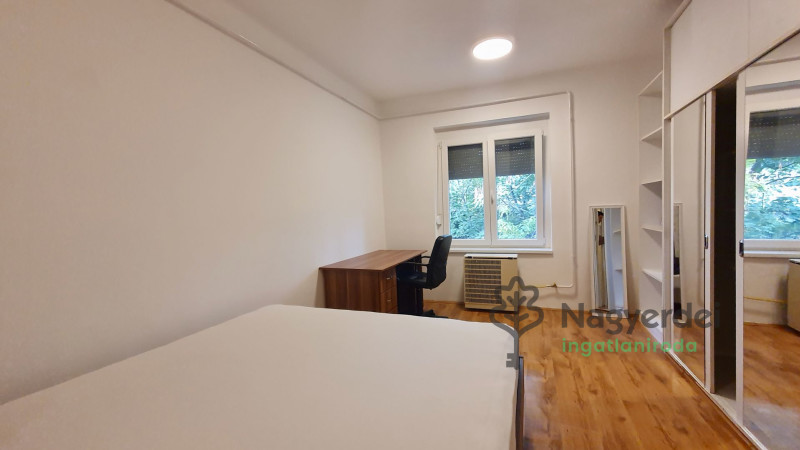 Debrecen, Egyetemváros, Lakás, tégla lakás  