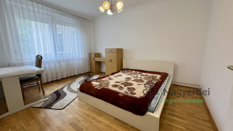 Debrecen, Sámsonikert, Lakás, tégla lakás  