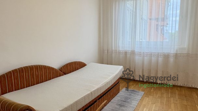 Debrecen, Sámsonikert, Lakás, tégla lakás  