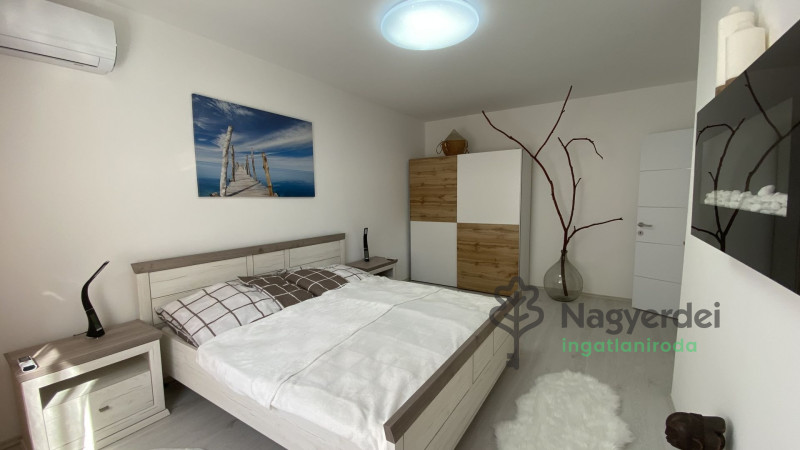 Debrecen, Sestakert, Lakás, csúsztatott zsalus  