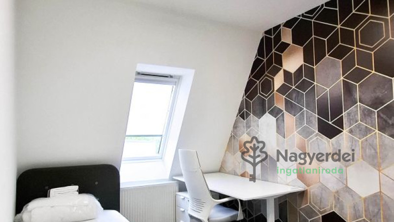 Debrecen, Nagyerdőalja, Lakás, tégla lakás  