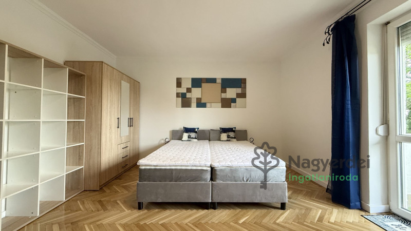 Debrecen, Nagyerdő, Lakás, tégla lakás  