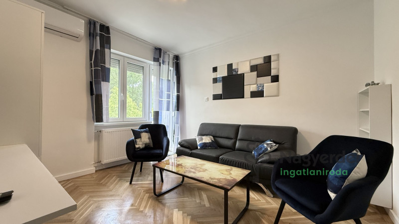 Debrecen, Nagyerdő, Lakás, tégla lakás  