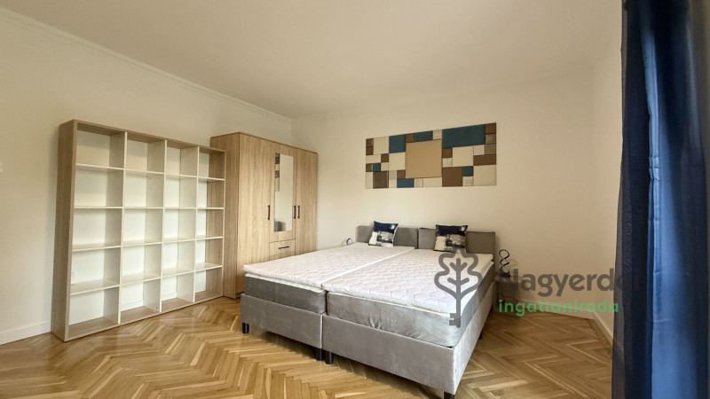 Debrecen, Nagyerdő, Lakás, tégla lakás  
