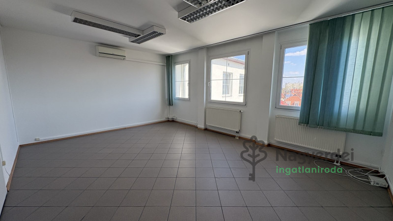 Debrecen, Belváros, Iroda, irodaházban  