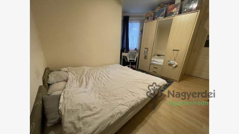 Debrecen, Széchenyikert, Lakás, tégla lakás  