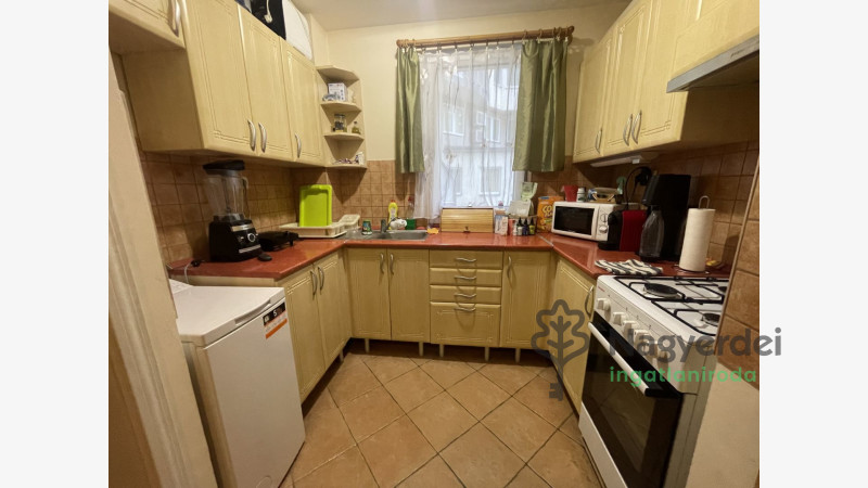 Debrecen, Széchenyikert, Lakás, tégla lakás  