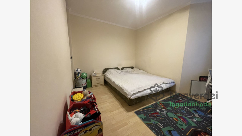 Debrecen, Széchenyikert, Lakás, tégla lakás  