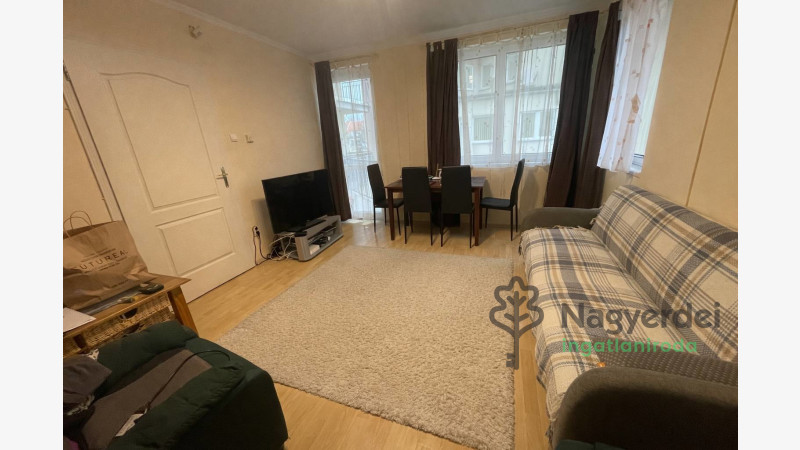 Debrecen, Széchenyikert, Lakás, tégla lakás  