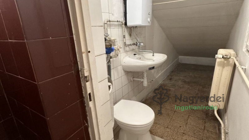 Debrecen, Belváros, Üzlethelyiség, nem üzletközpontban  