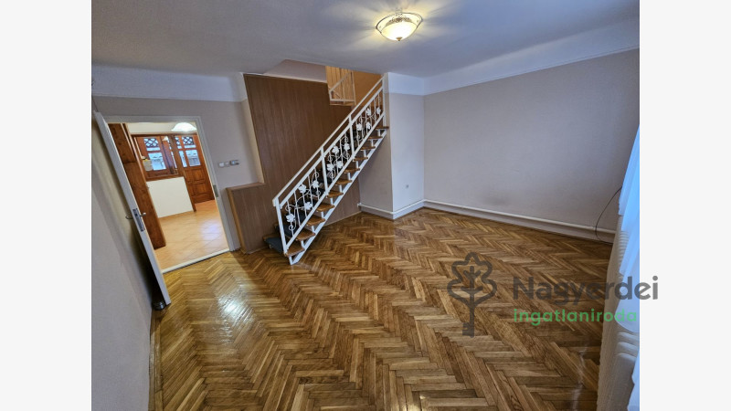 Debrecen, Boldogfalvi kert, Ház, sorház  