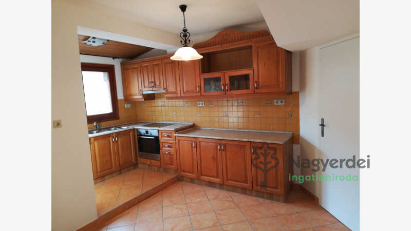 Debrecen, Boldogfalvi kert, Ház, sorház  