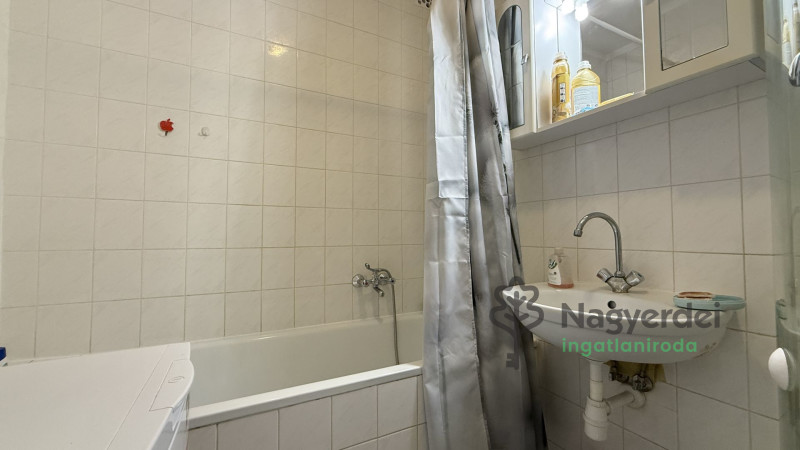 Debrecen, Sestakert, Lakás, tégla lakás  