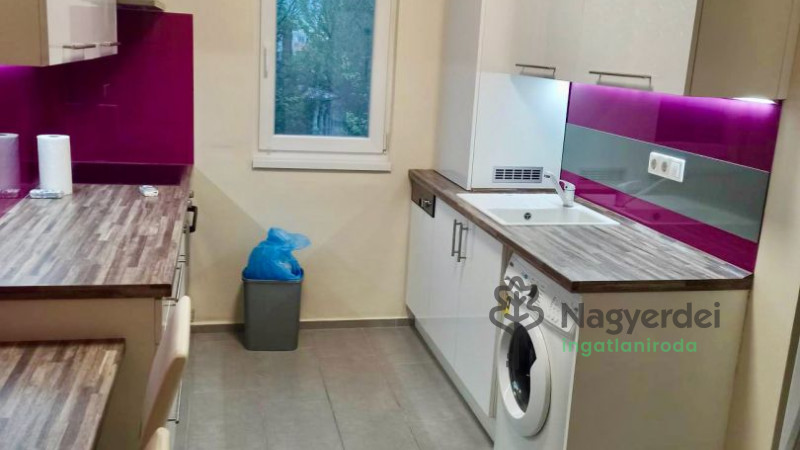 Debrecen, Egyetemváros, Lakás, tégla lakás  