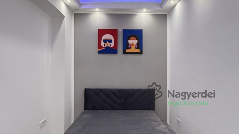 Debrecen, Nagyerdő, Lakás, csúsztatott zsalus  