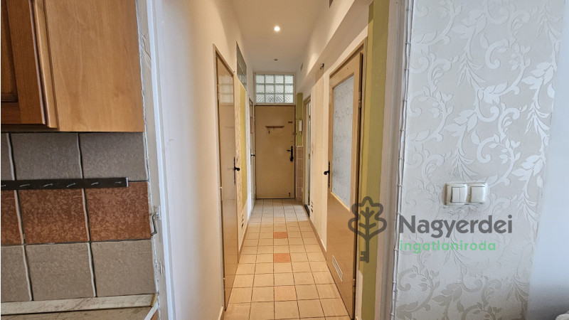 Debrecen, Libakert, Lakás, tégla lakás  