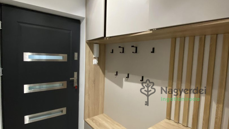 Debrecen, Sámsonikert, Lakás, tégla lakás  