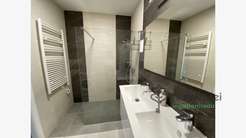 Debrecen, Sámsonikert, Lakás, tégla lakás  