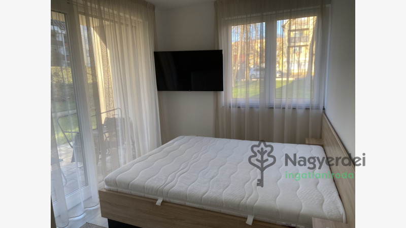 Debrecen, Sámsonikert, Lakás, tégla lakás  