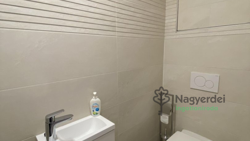 Debrecen, Sámsonikert, Lakás, tégla lakás  