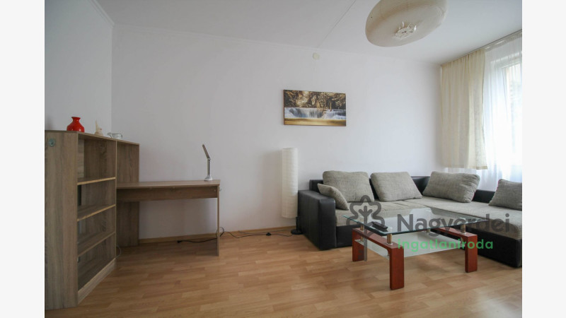 Debrecen, Sestakert, Lakás, panel lakás  
