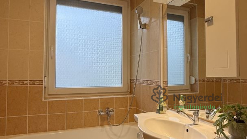 Debrecen, Sámsonikert, Lakás, tégla lakás  