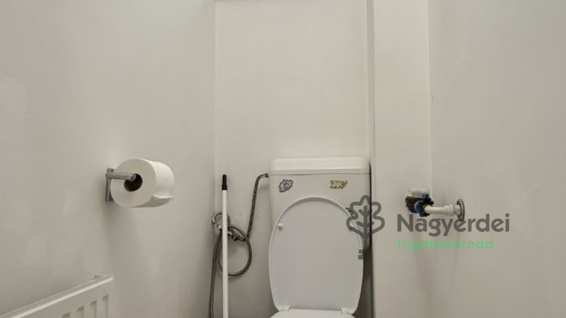 Debrecen, Sámsonikert, Lakás, tégla lakás  