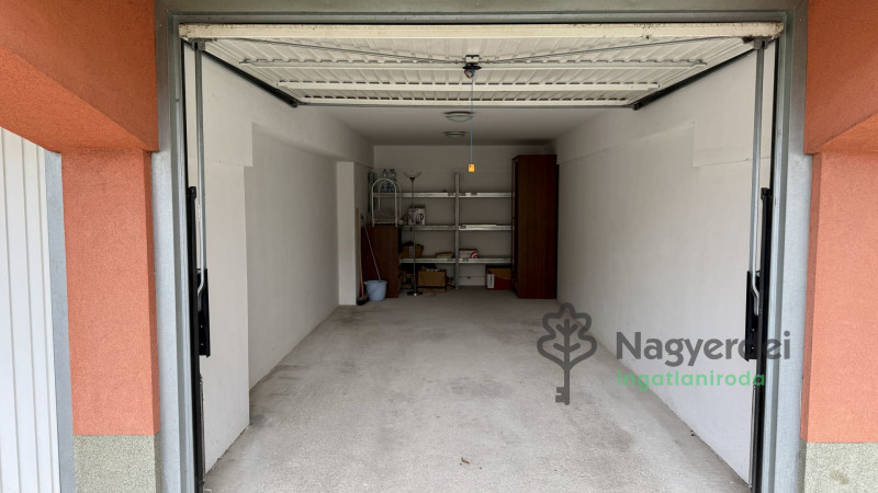 Debrecen, Sámsonikert, Lakás, tégla lakás  