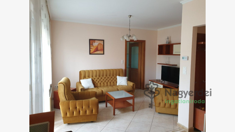 Debrecen, Nagyerdő, Lakás, tégla lakás  