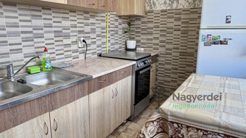 Debrecen, Vénkert, Lakás, panel lakás  