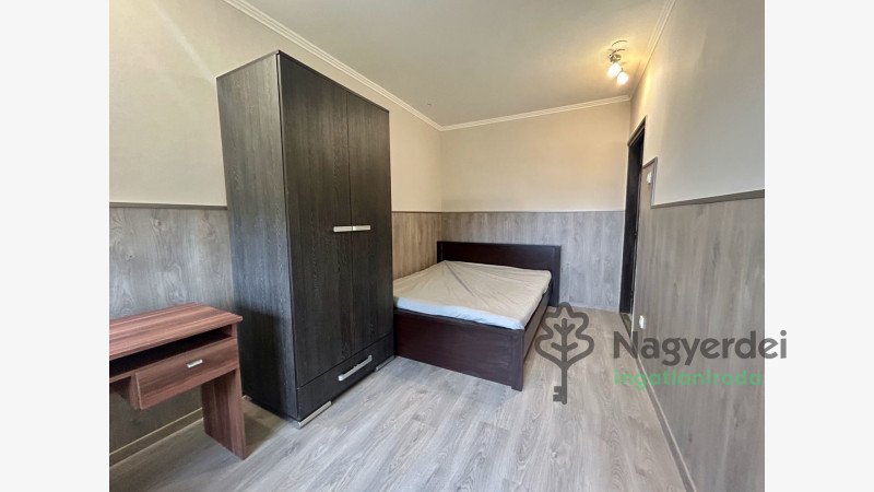 Debrecen, Sestakert, Lakás, panel lakás  