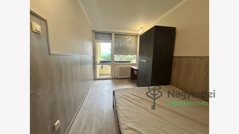 Debrecen, Sestakert, Lakás, panel lakás  