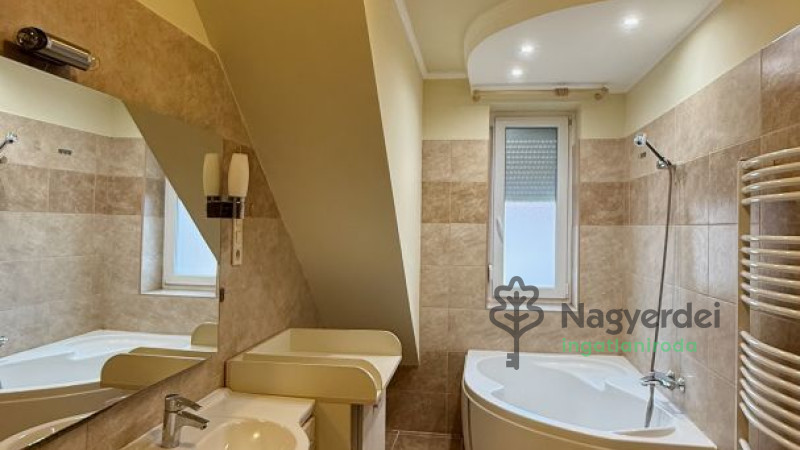 Debrecen, Óváros, Ház, családi ház  