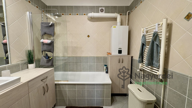 Debrecen, Sestakert, Lakás, tégla lakás  